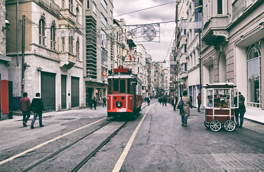 Tastes of Beyoğlu to Kadıköy in İstanbul | Türkiye Private Tour