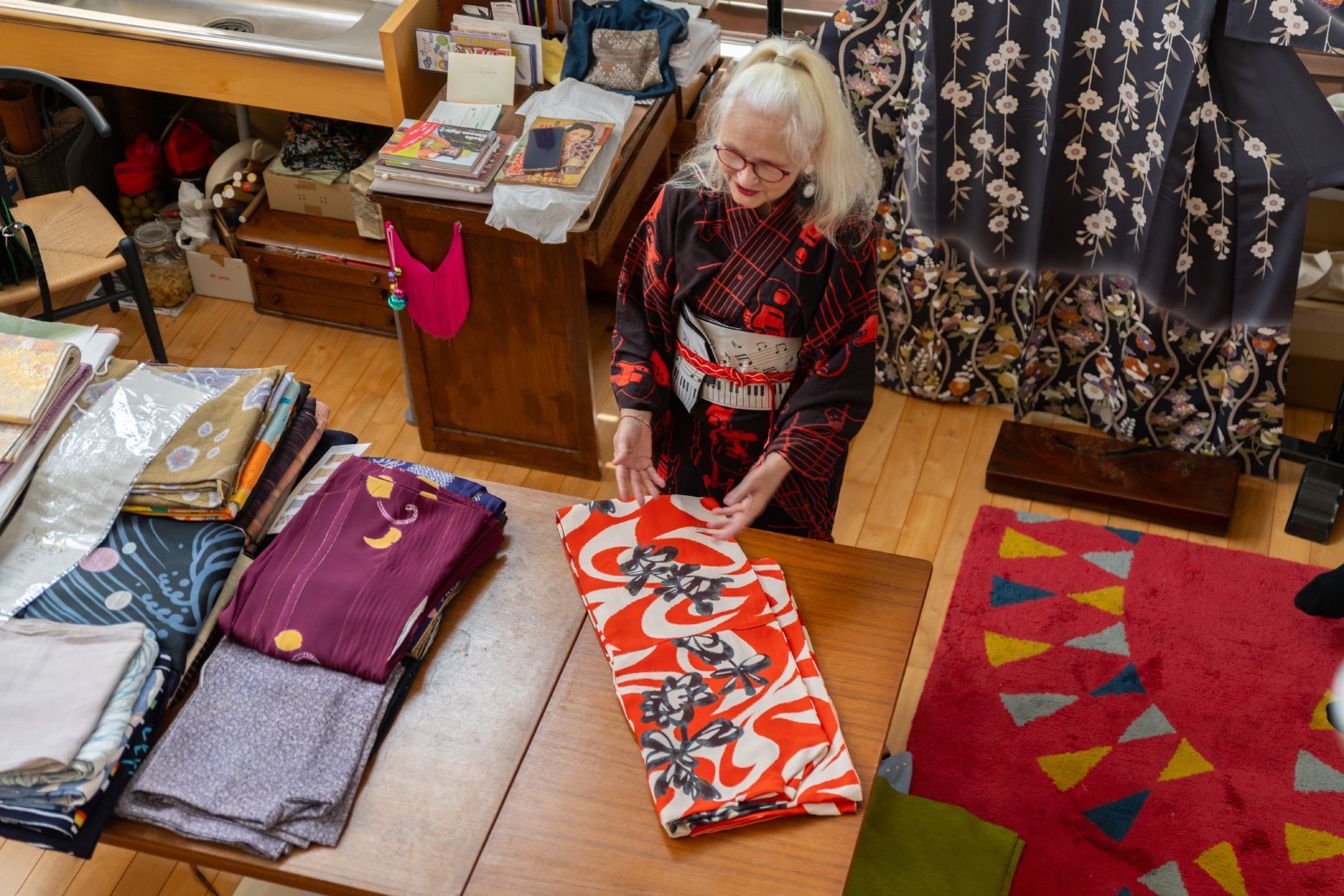 A Kimono Connoisseur's Closet in Nishitokyo | Japan Private Tour