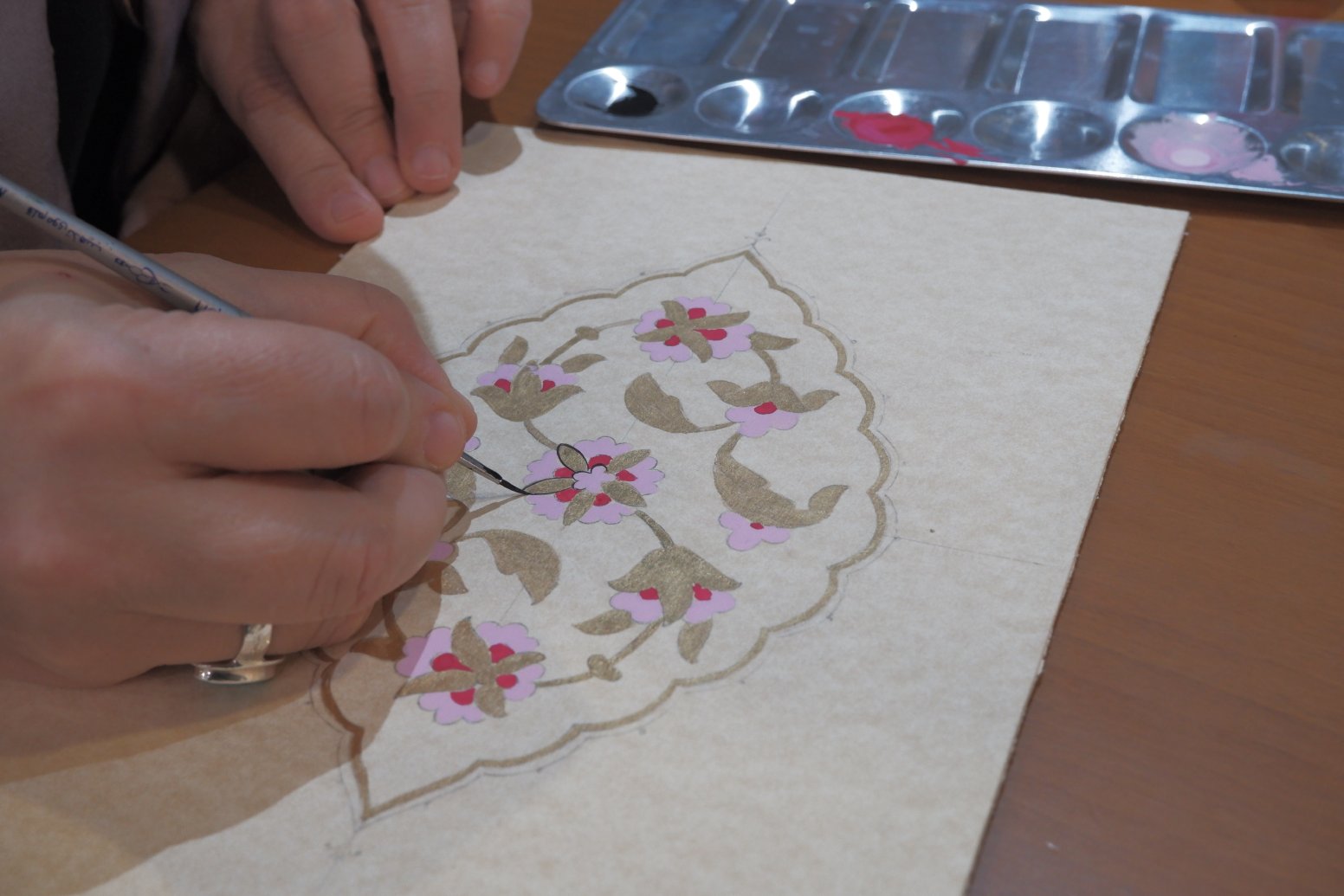 Tezhip Gold Mastery by Şeyma in İstanbul | Türkiye Private Tour
