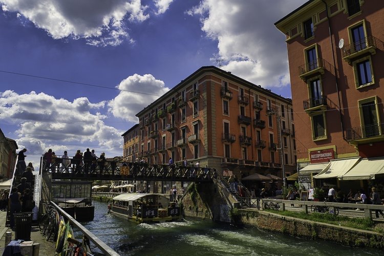The Glow of the Navigli in Milan | Italy Private Tour