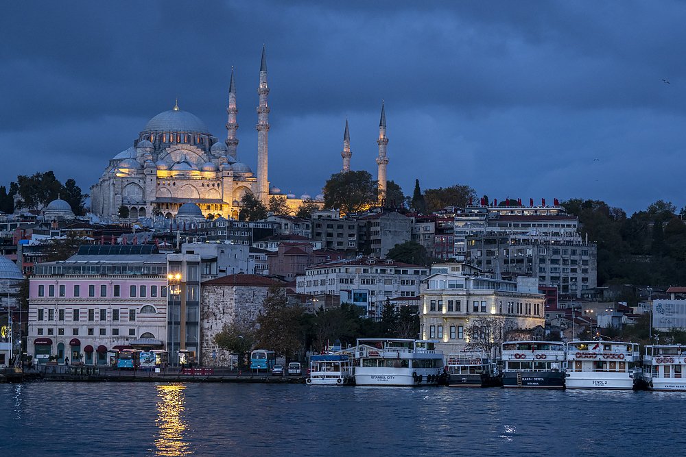 First Light Over Galata Bridge in Ayvansaray | Türkiye Shared Tour
