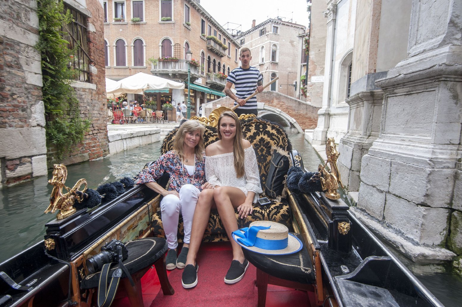 Silhouettes in the Lagoon in Venice | Italy Private Tour