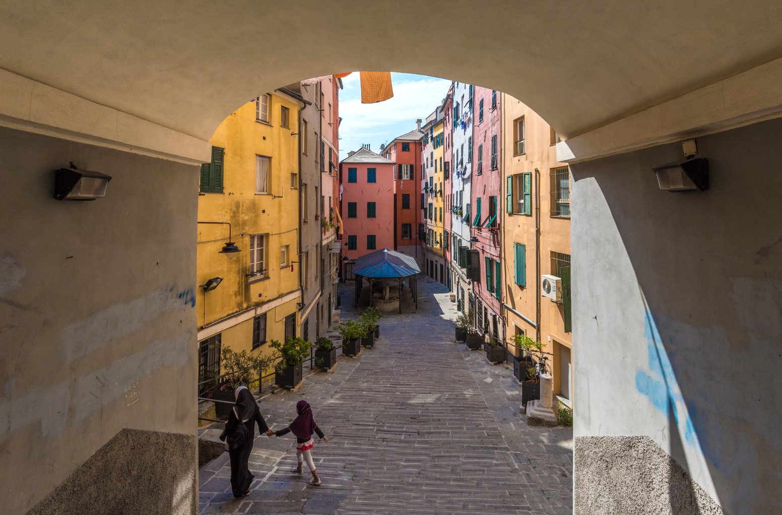 The Caruggi Enigma in Genoa | Italy Private Tour