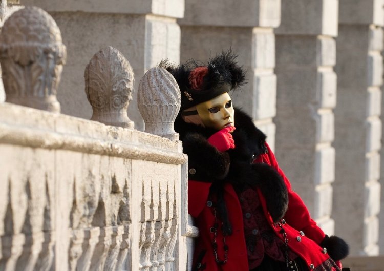 Editorial Story: Il Carnevale di Venezia, tra autenticità e turismo