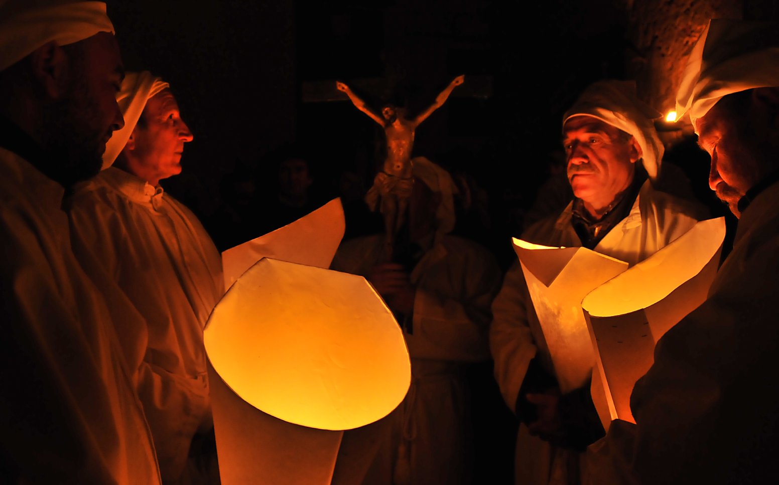 Choirs & Torches of Lunissanti in Castelsardo | Italy Shared Tour