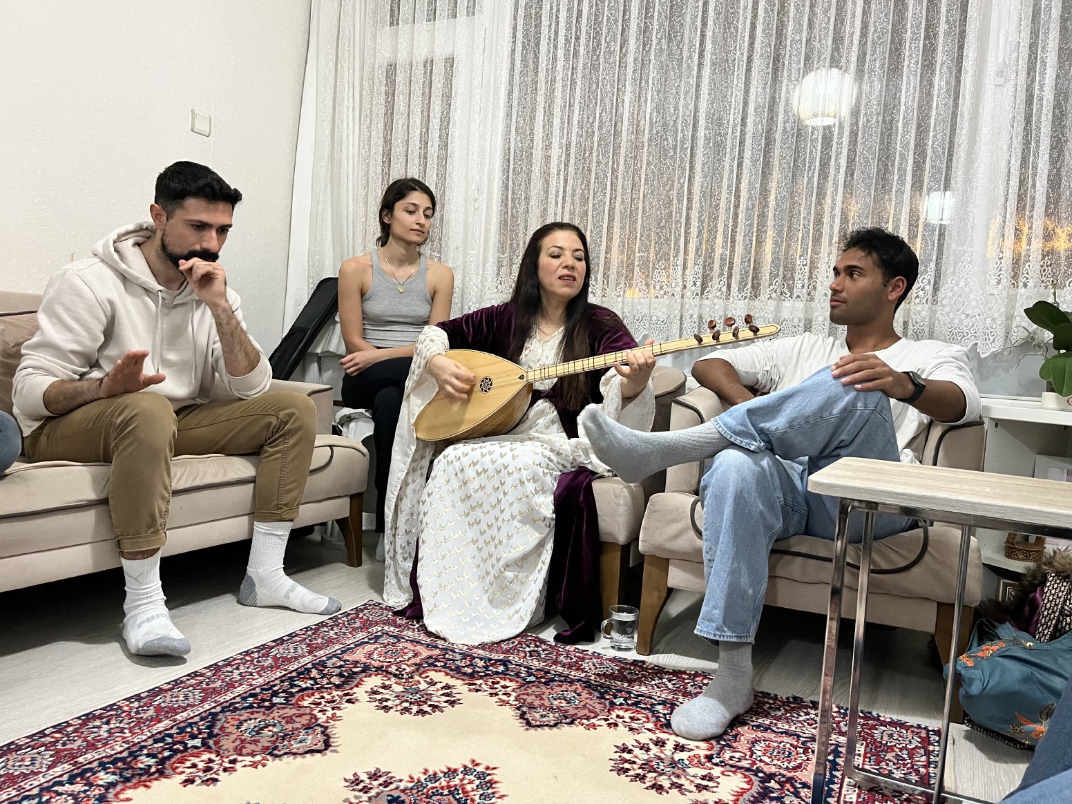 Stories from a Kurdish Family in İstanbul | Türkiye Private Tour