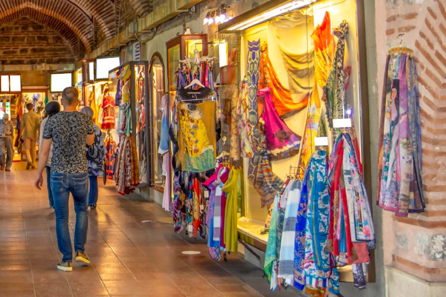 The Threads of the Silk Route in İstanbul | Türkiye Private Tour