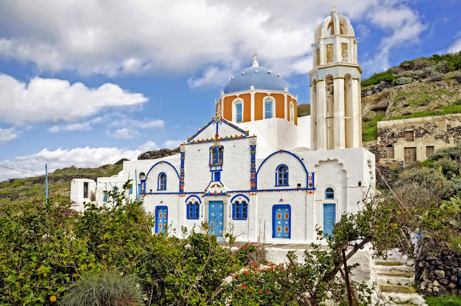 An Escape to Thirassia in Potamos | Greece Private Tour