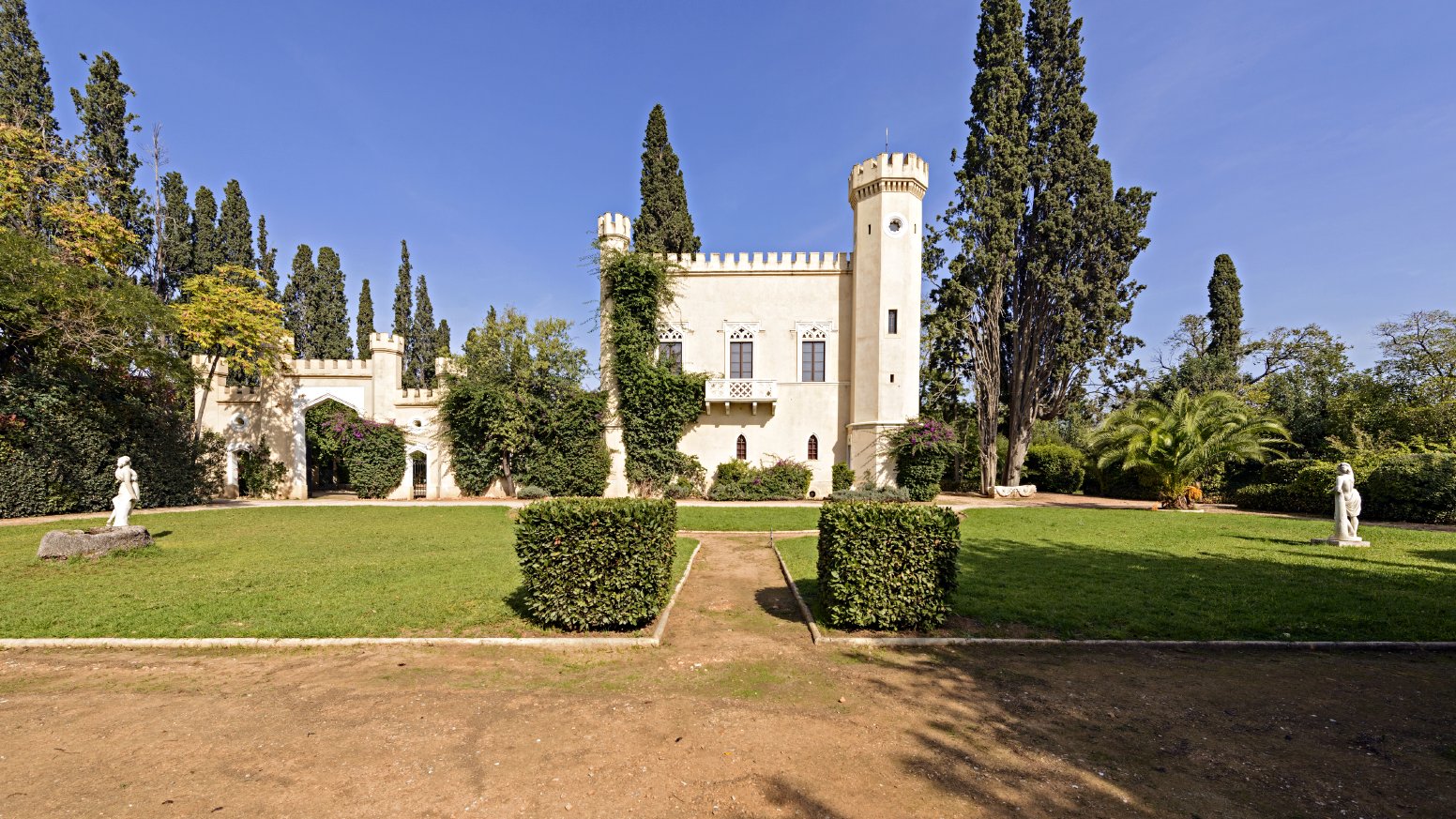 The Queen’s Hidden Retreat in Ilion | Greece Private Tour