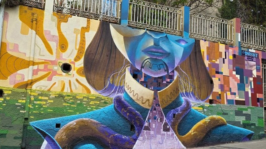Stories Made of Color & Flavor in Valparaíso | Chile Private Tour